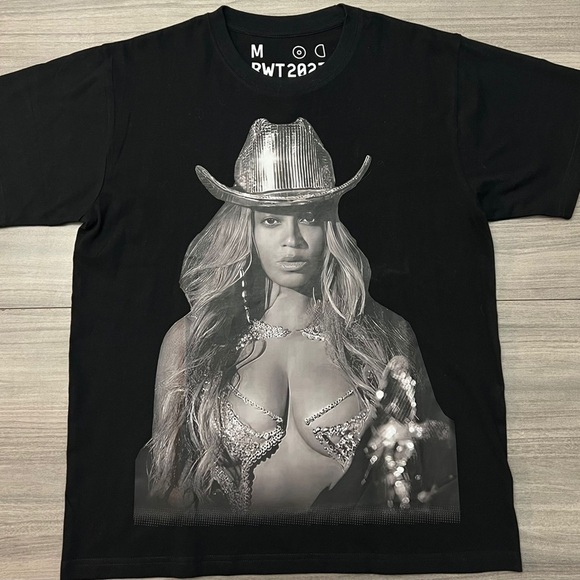BEYONCÉ, Outside all summer 2023 Tour Tshit - Picture 3 of 7
